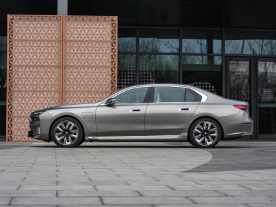 BMW i7  Фото №7